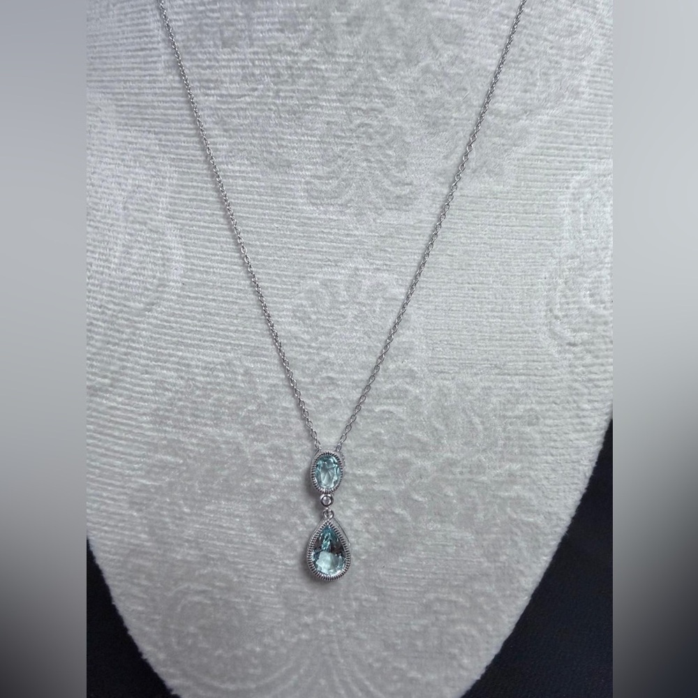 Silver Necklace with Aquamarine Accents - Picture 1 of 3